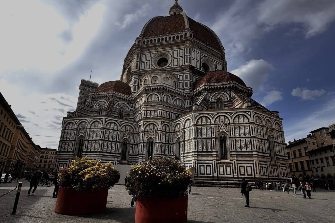 Cathédrale de Florence sous ciel nuageux